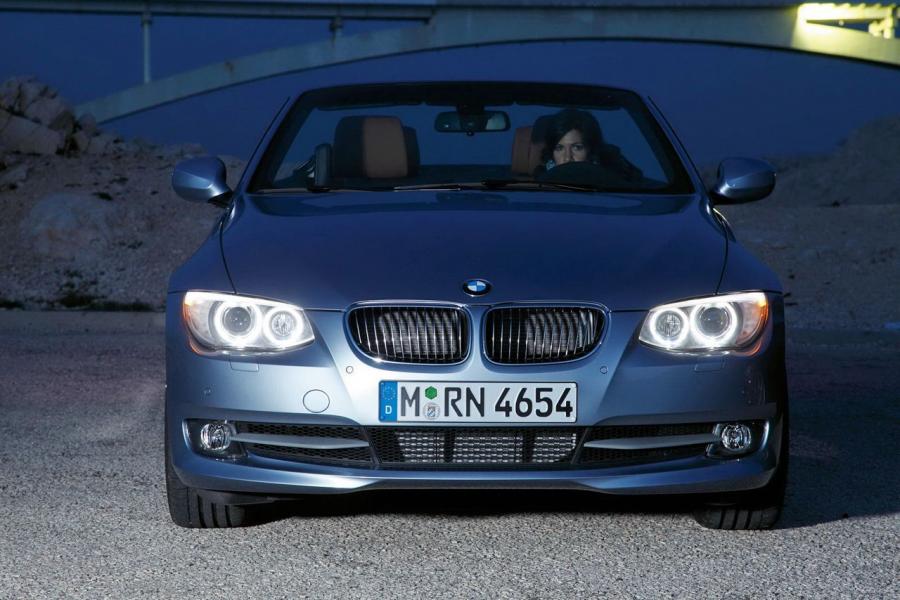  BMW 335i 2011 года  (фото 18 из 37)